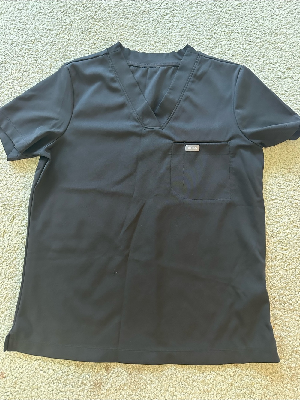 FIGS FORMX BLACK Catarina V-Neck Scrub Top- SIZE MEDIUM